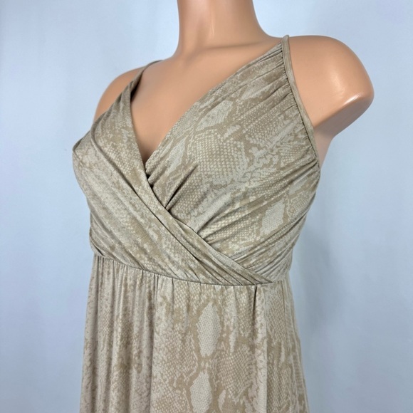 Max & Aaron Women’s Sz S Tan Snake Print Maxi Dress V Neck Soft Jersey Knit Boho - Picture 5 of 14